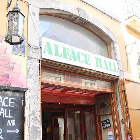 Alface Hall & Bar Vandrerhjem Lisboa