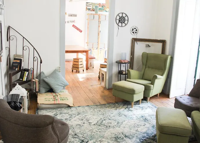 Alface Hall & Bar Hostal