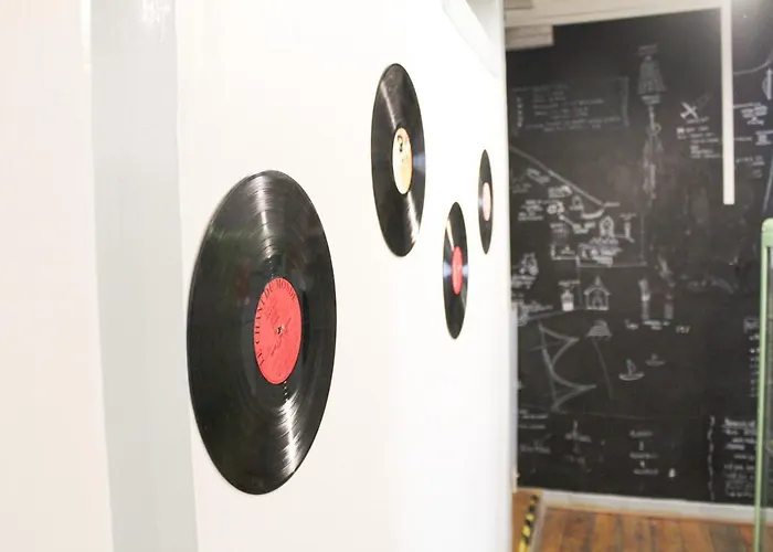 Alface Hall & Bar Hostal *