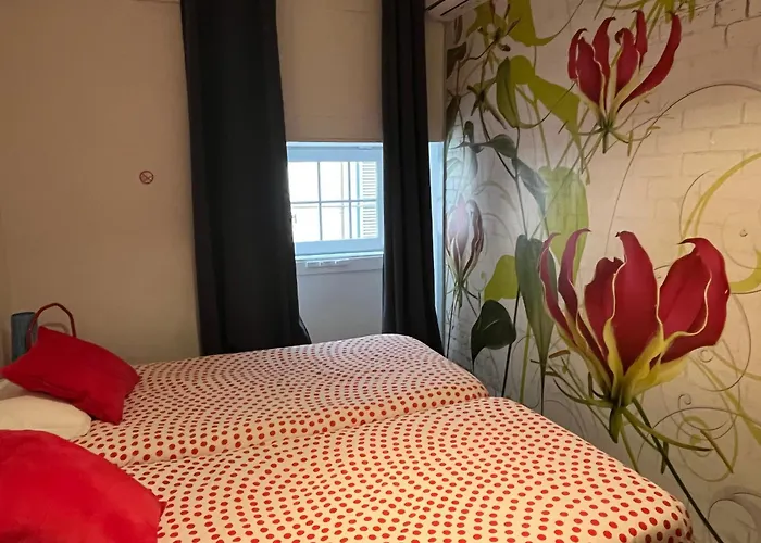 Hostal Alface Hall & Bar *