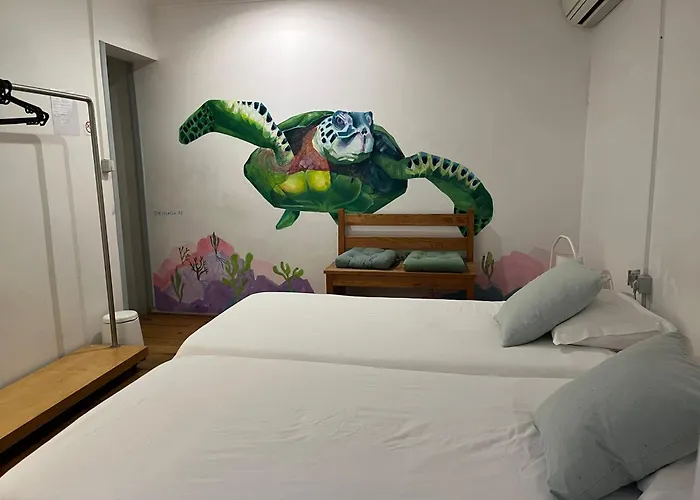 Hostal Alface Hall & Bar *