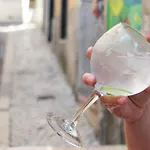 Alface Hall & Bar بيت شباب *
