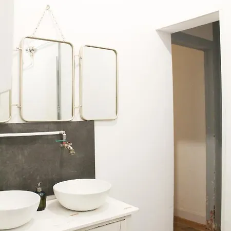 Alface Hall & Bar Hostel Lissabon