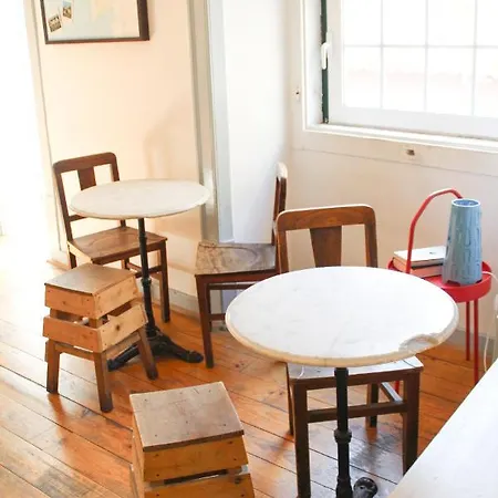 Hostel Alface Hall & Bar