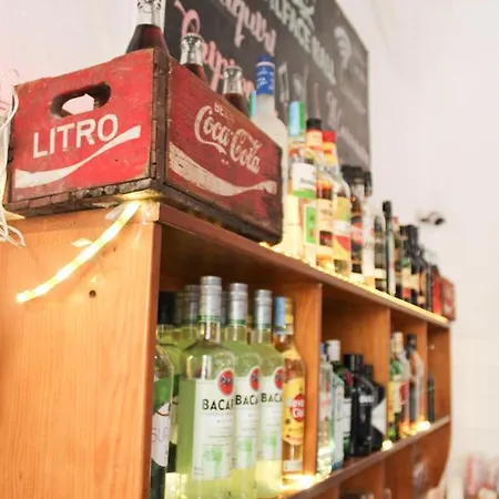 Alface Hall & Bar 호스텔 *