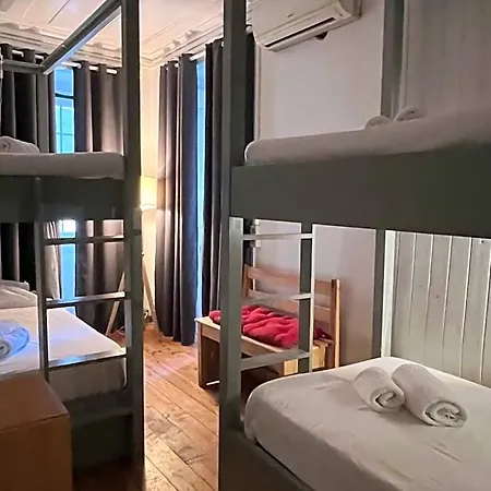Alface Hall & Bar بيت شباب Lisboa